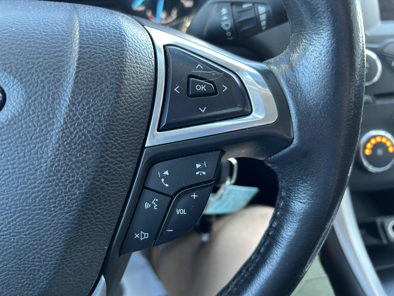 Used 2013 Ford Fusion SE FWD image 19