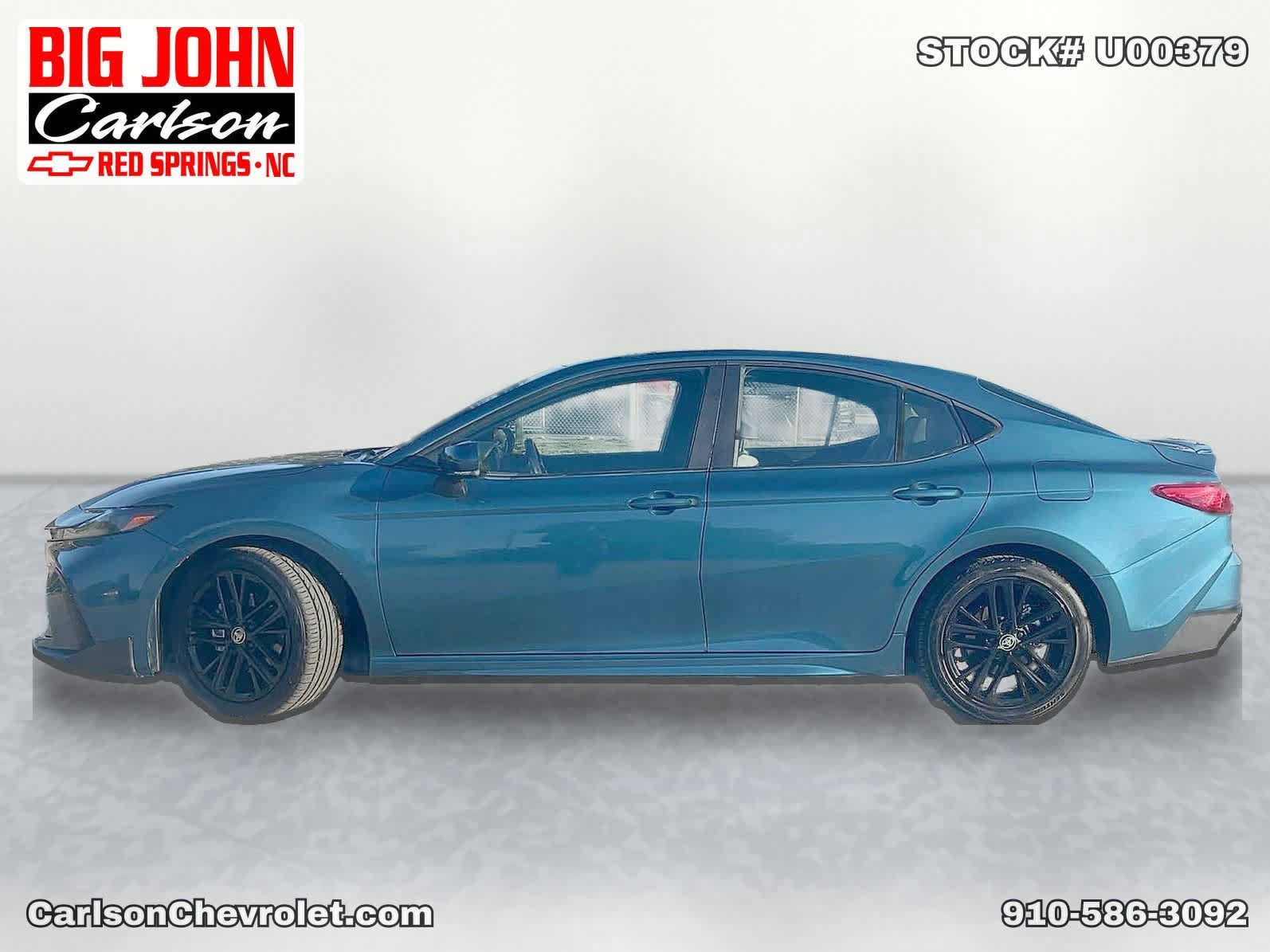 Used 2025 Toyota Camry SE FWD image 3