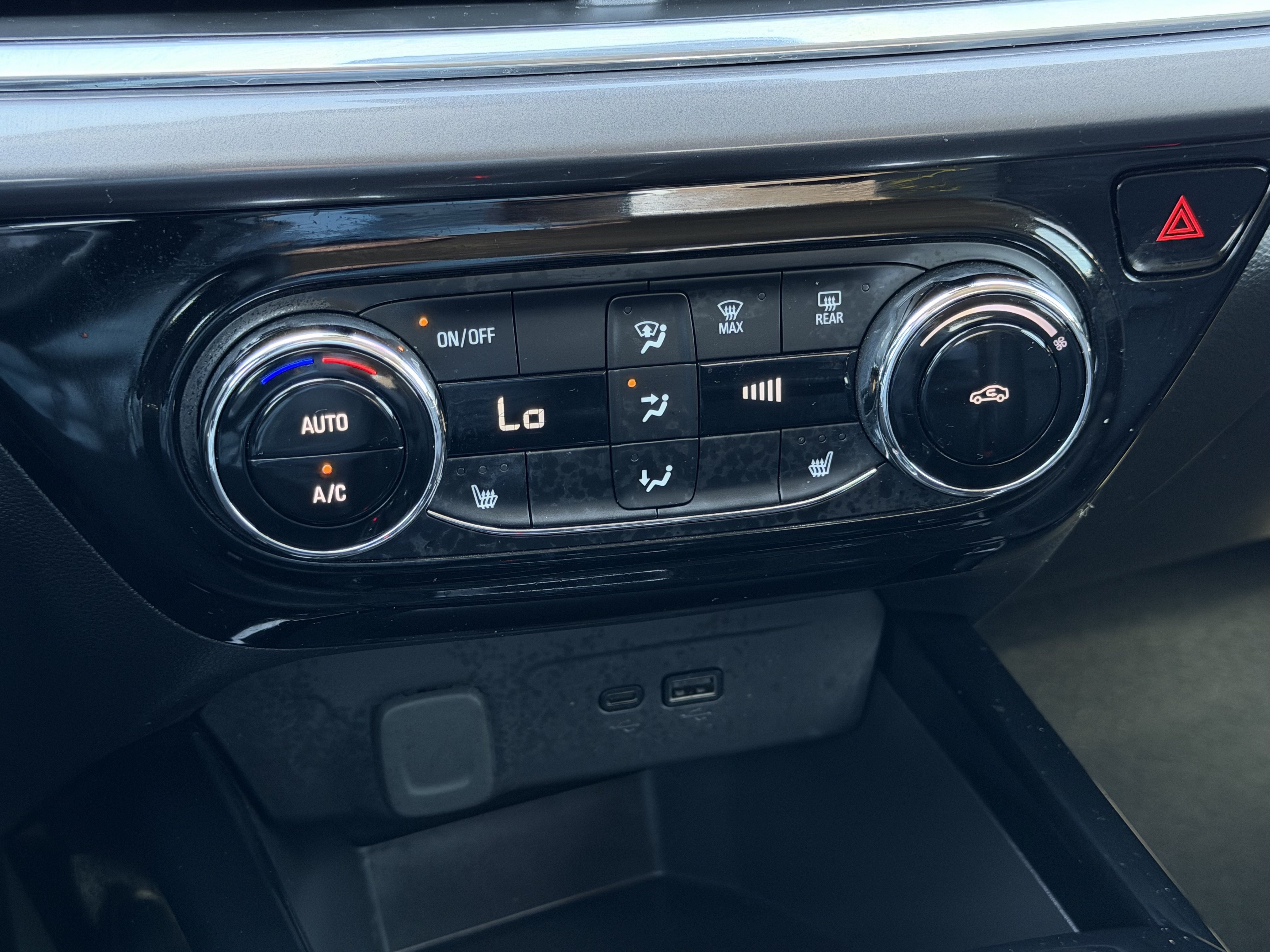 Used 2025 Chevrolet Trax ACTIV w/ Driver Confidence Package FWD image 23