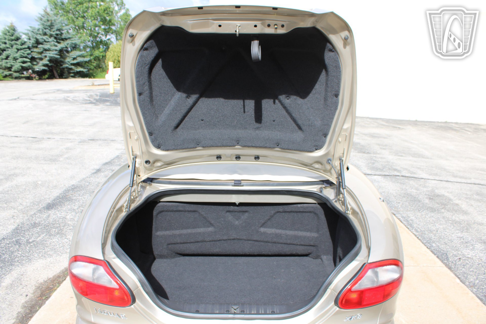 Used 1999 Jaguar XK8 Convertible RWD image 17