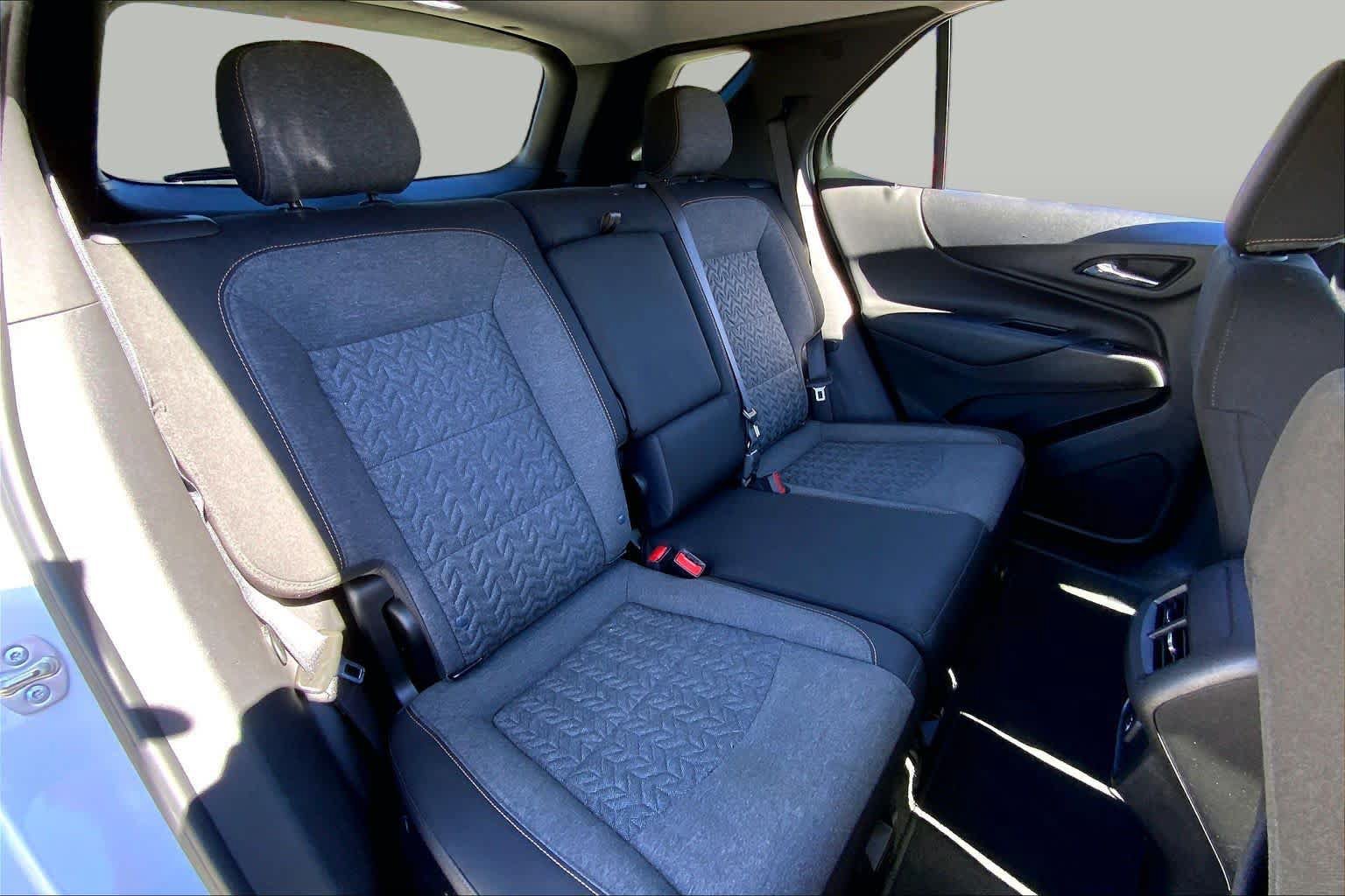 Used 2024 Chevrolet Equinox LT FWD image 19