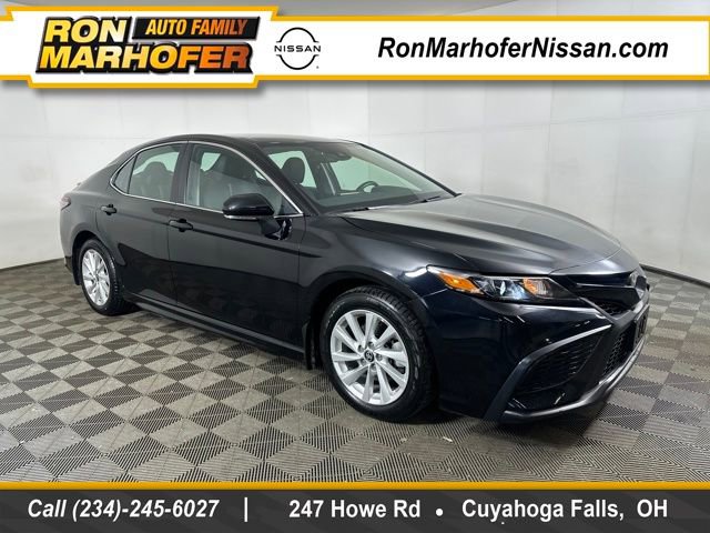 Used 2024 Toyota Camry SE image 1