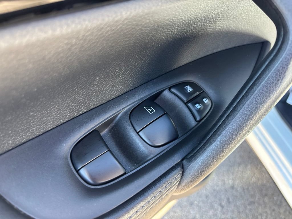 Used 2022 Nissan Rogue Sport SV w/ Technology Package AWD/4WD image 16