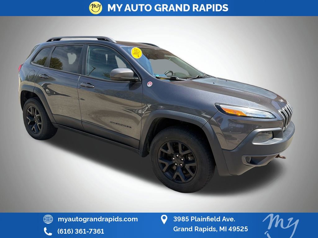 Used 2015 Jeep Cherokee Trailhawk w/ Comfort/Convenience Group AWD/4WD image 1