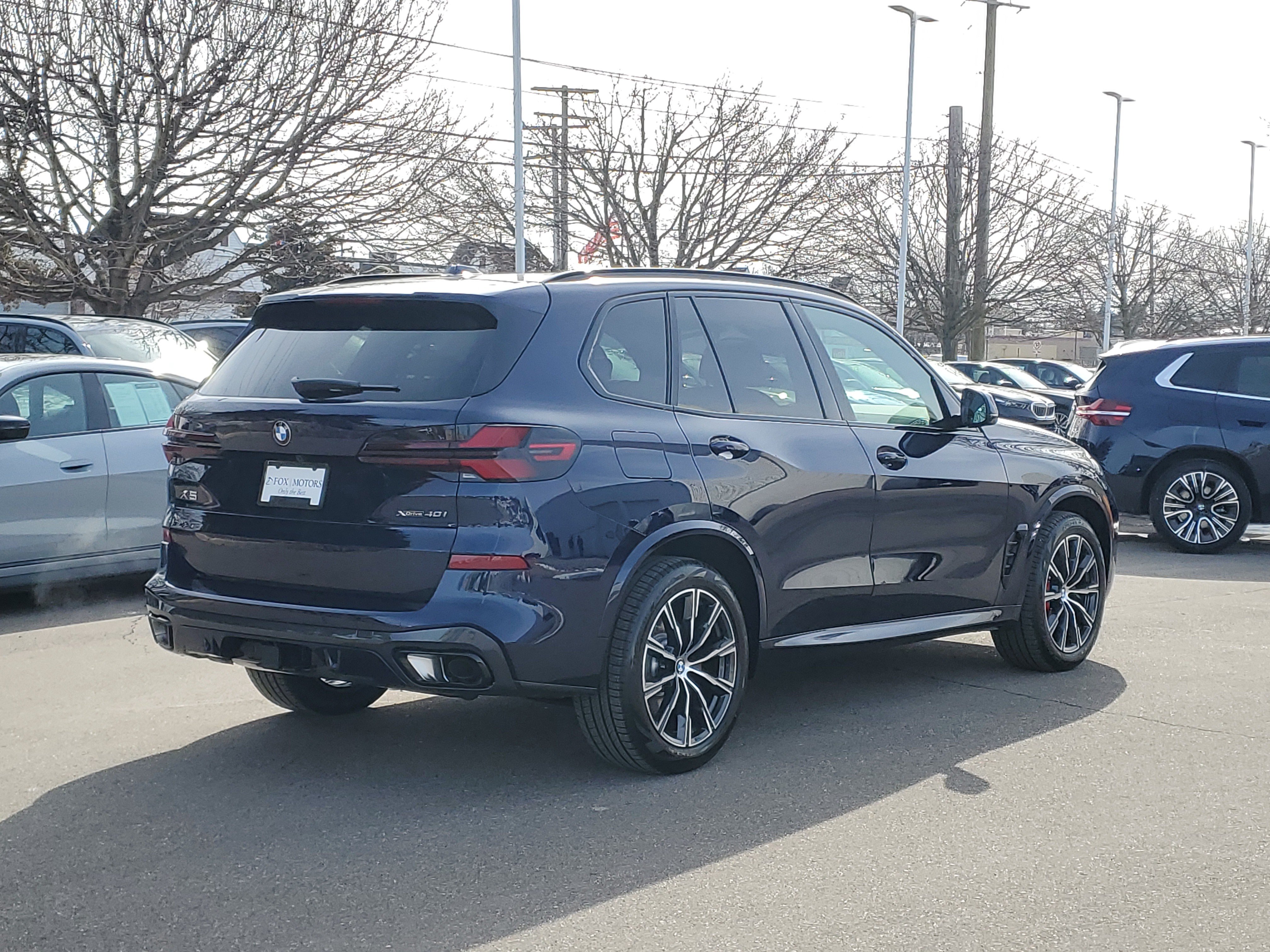 New 2026 BMW X5 xDrive40i w/ M Sport Package AWD/4WD image 3