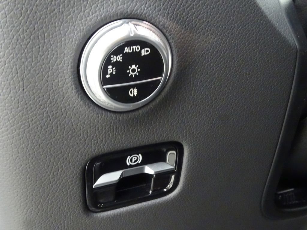 Used 2024 Mercedes-Benz GLC 300 image 19