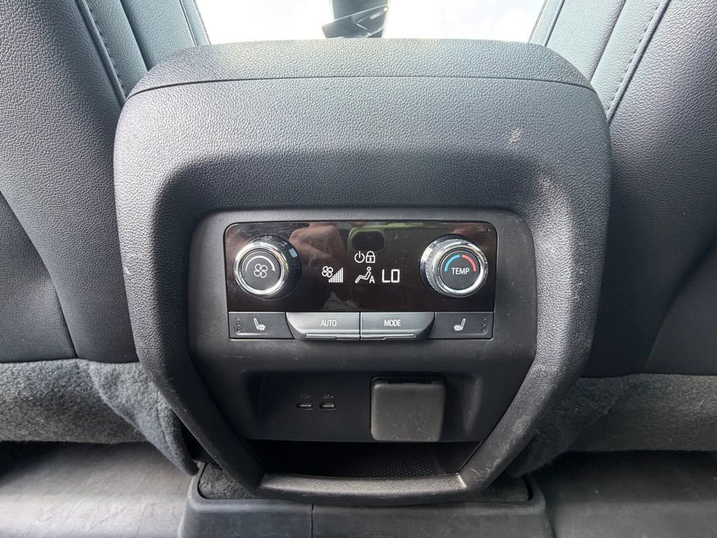 Used 2024 Chevrolet Traverse RS w/ LPO, Floor Liner Package AWD/4WD image 9