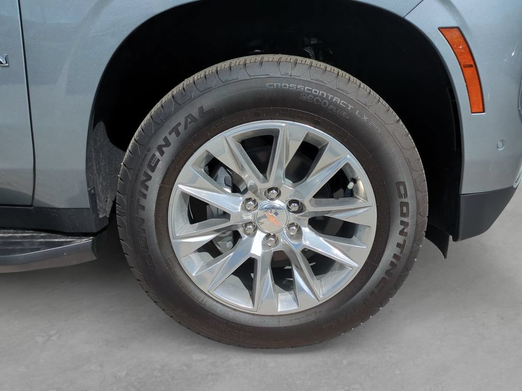 New 2026 Chevrolet Suburban Premier RWD image 10
