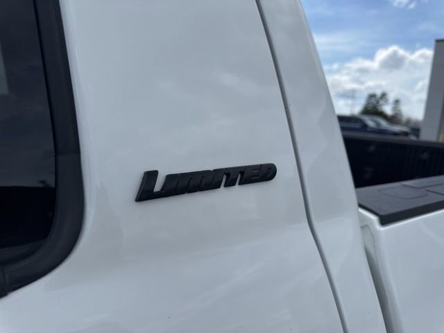 Used 2014 Toyota Tundra Limited w/ Limited Premium Package image 9