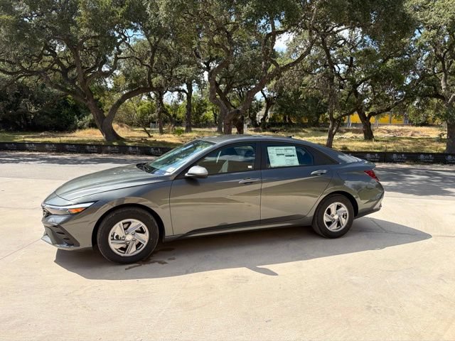 New 2026 Hyundai Elantra SE