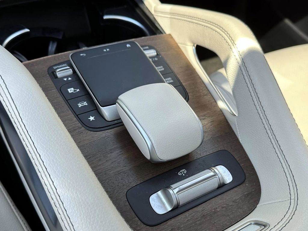 Used 2022 Mercedes-Benz GLS 450 4MATIC image 34