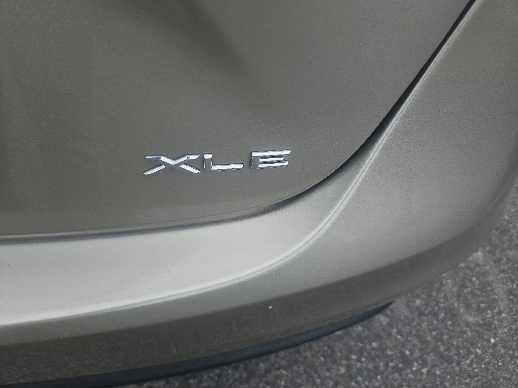 Used 2014 Toyota Avalon XLE Touring FWD image 18