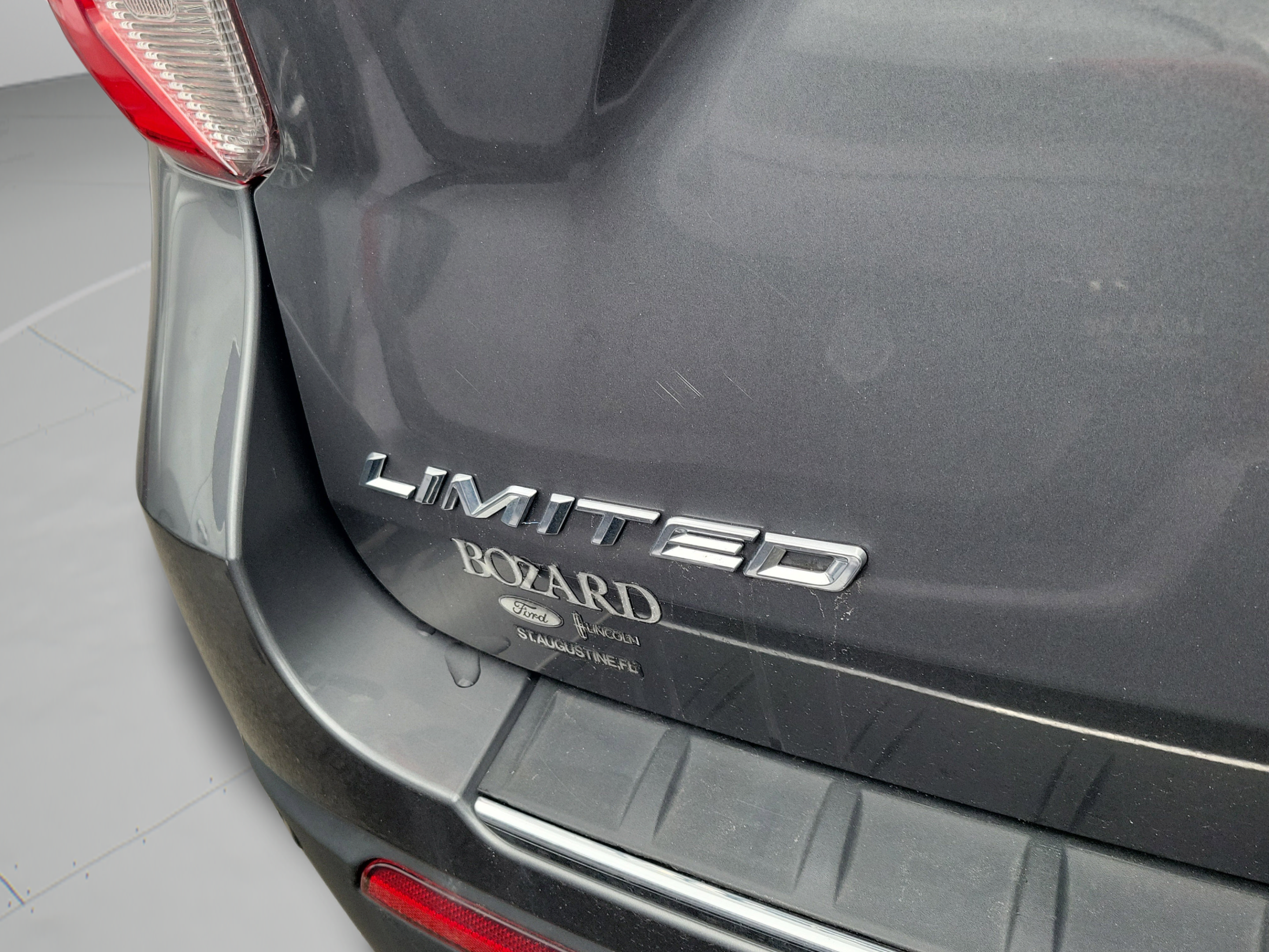Used 2024 Ford Explorer Limited w/ Limited Technology Package RWD image 24