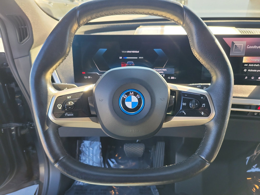 Used 2024 BMW iX xDrive50 w/ Sport Package AWD/4WD image 26