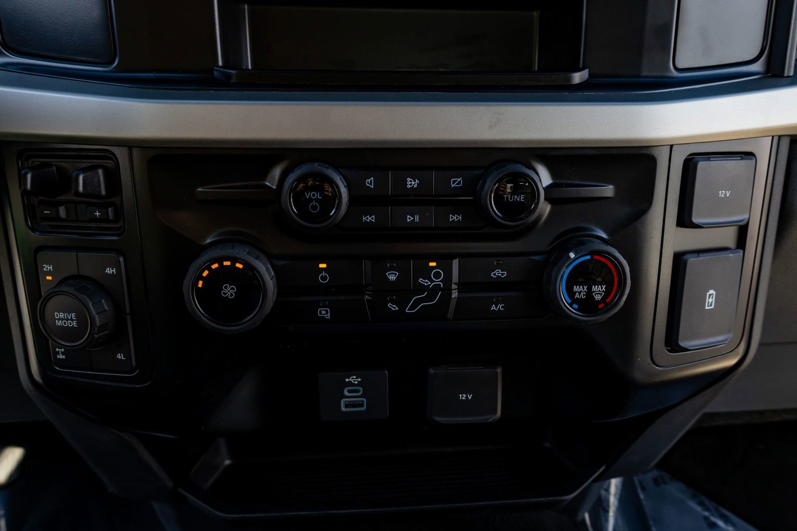 Used 2024 Ford F250 XL w/ XL Off-Road Package image 24