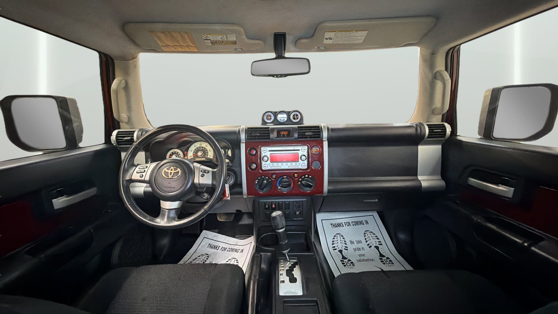 Used 2011 Toyota FJ Cruiser 2WD w/ Upgrade Pkg image 29