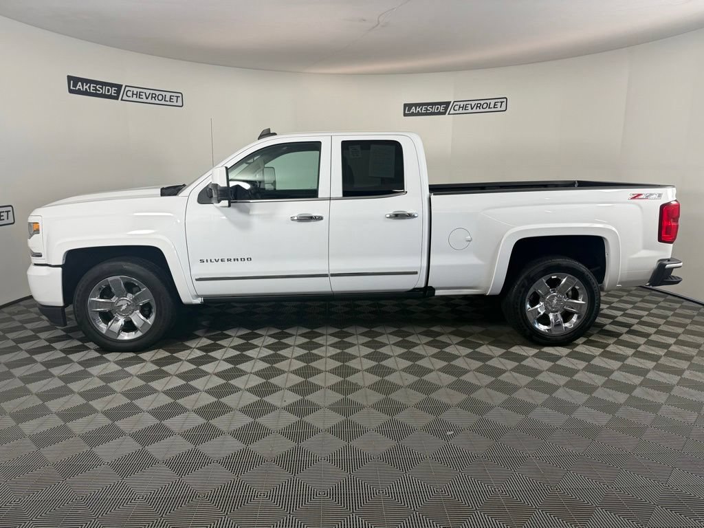 Used 2017 Chevrolet Silverado 1500 LTZ Z71 w/ LTZ Plus Package AWD/4WD image 3