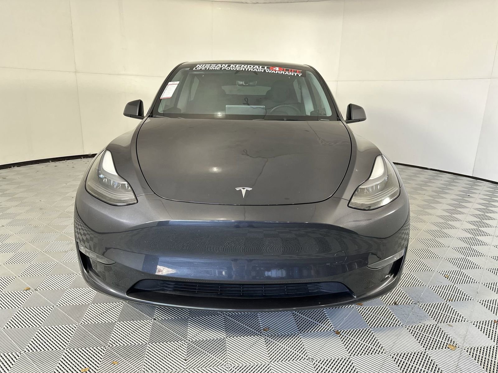 Used 2024 Tesla Model Y AWD image 3
