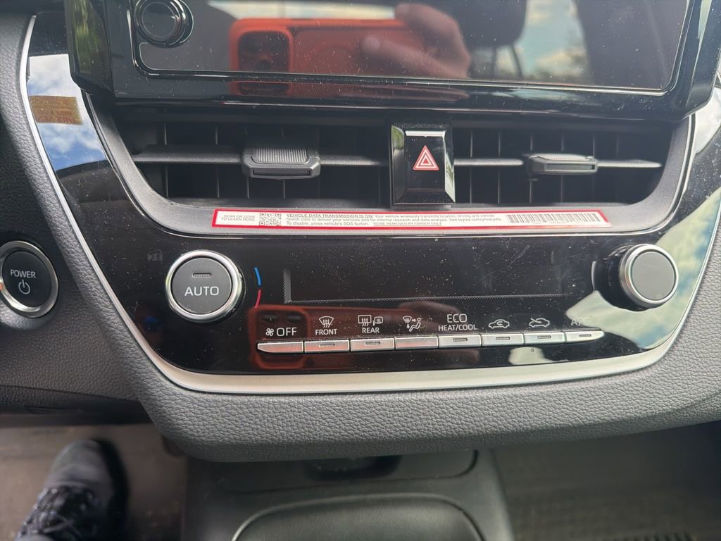 Used 2025 Toyota Corolla LE FWD image 12