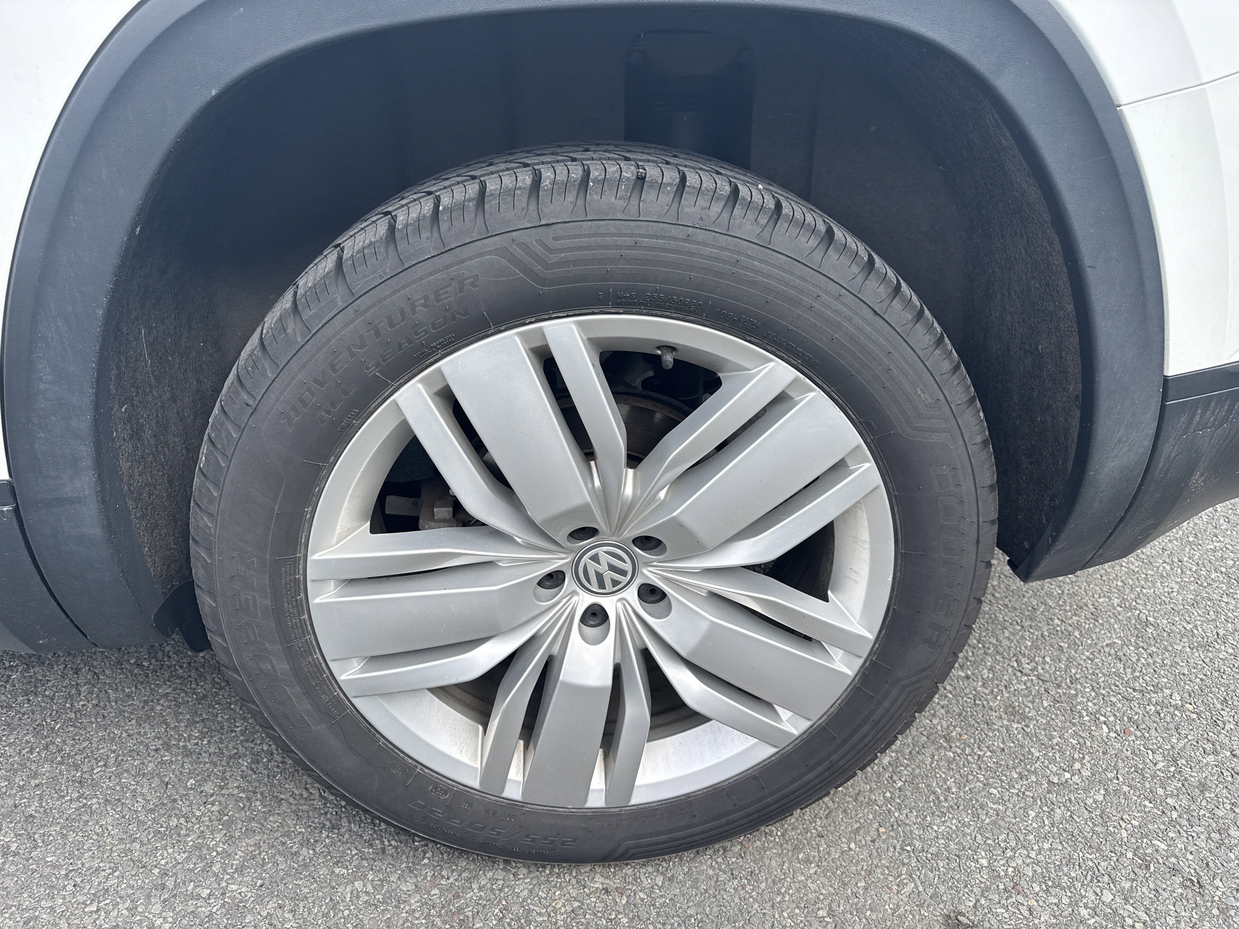 Used 2019 Volkswagen Atlas SE w/ Panoramic Sunroof Package image 7