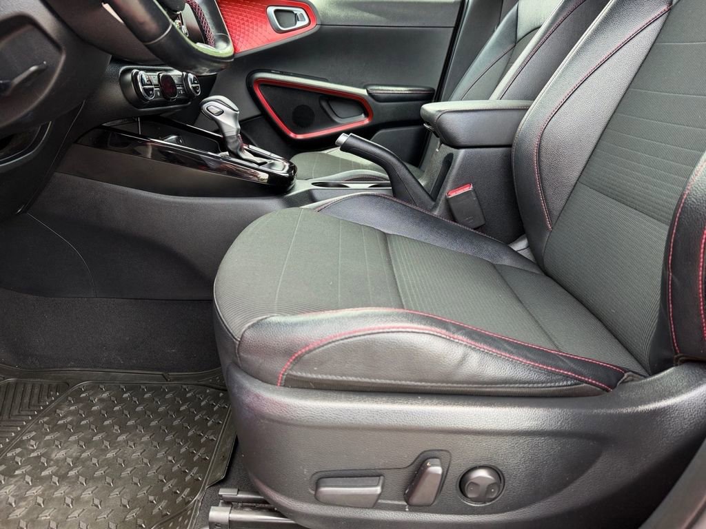 Used 2021 Kia Soul Turbo FWD image 11