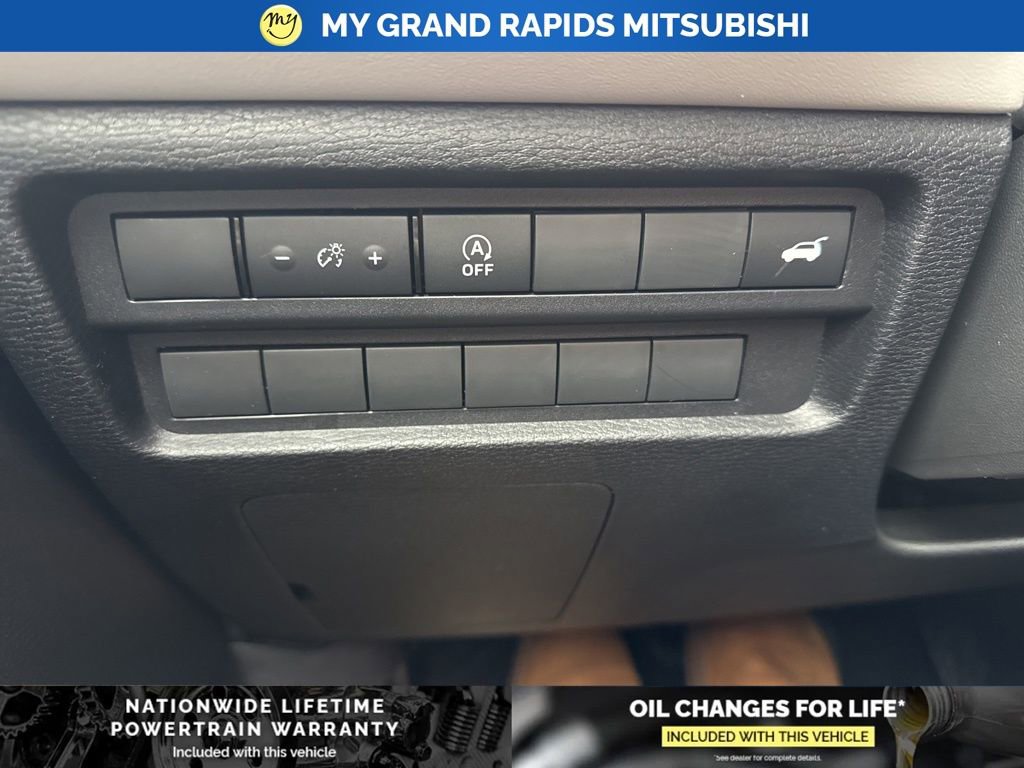 New 2026 Mitsubishi Outlander SE image 29