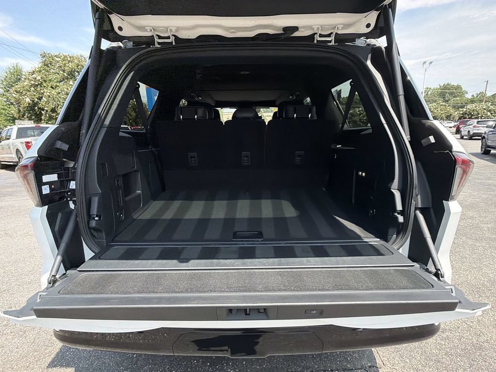 Used 2025 Lincoln Navigator L Black Label AWD/4WD image 29