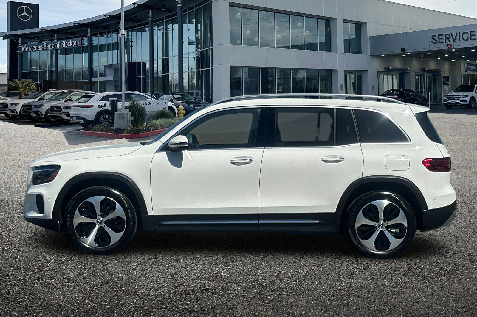 New 2025 Mercedes-Benz GLB 250 4MATIC image 7