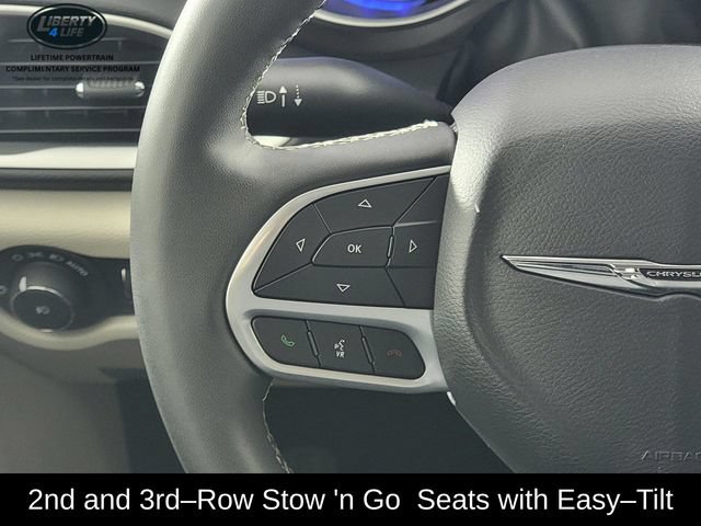 Used 2024 Chrysler Pacifica Touring-L FWD image 26