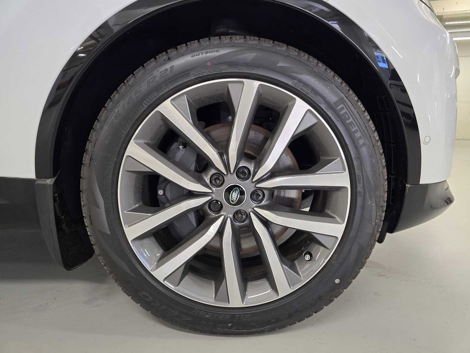 New 2026 Land Rover Discovery Limited Edition AWD/4WD image 9