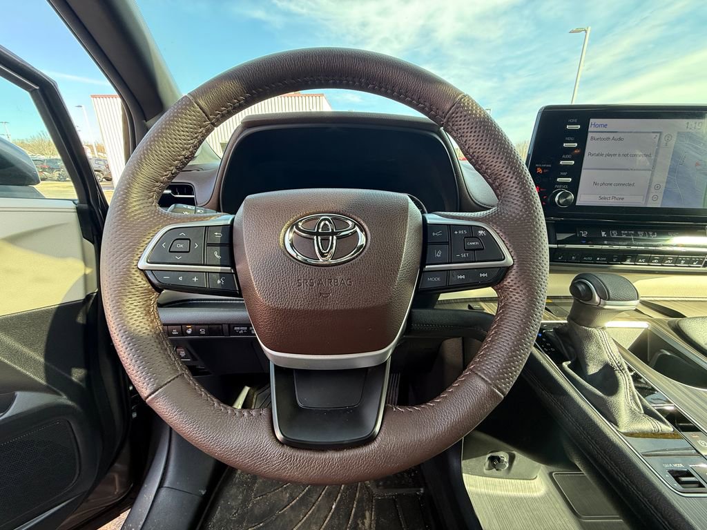 Certified 2024 Toyota Sienna Platinum image 11