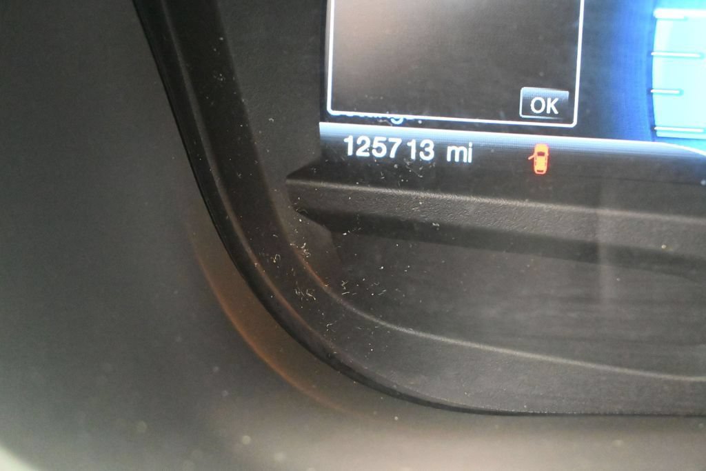 Used 2015 Ford Explorer XLT w/ Equipment Group 201B FWD image 34