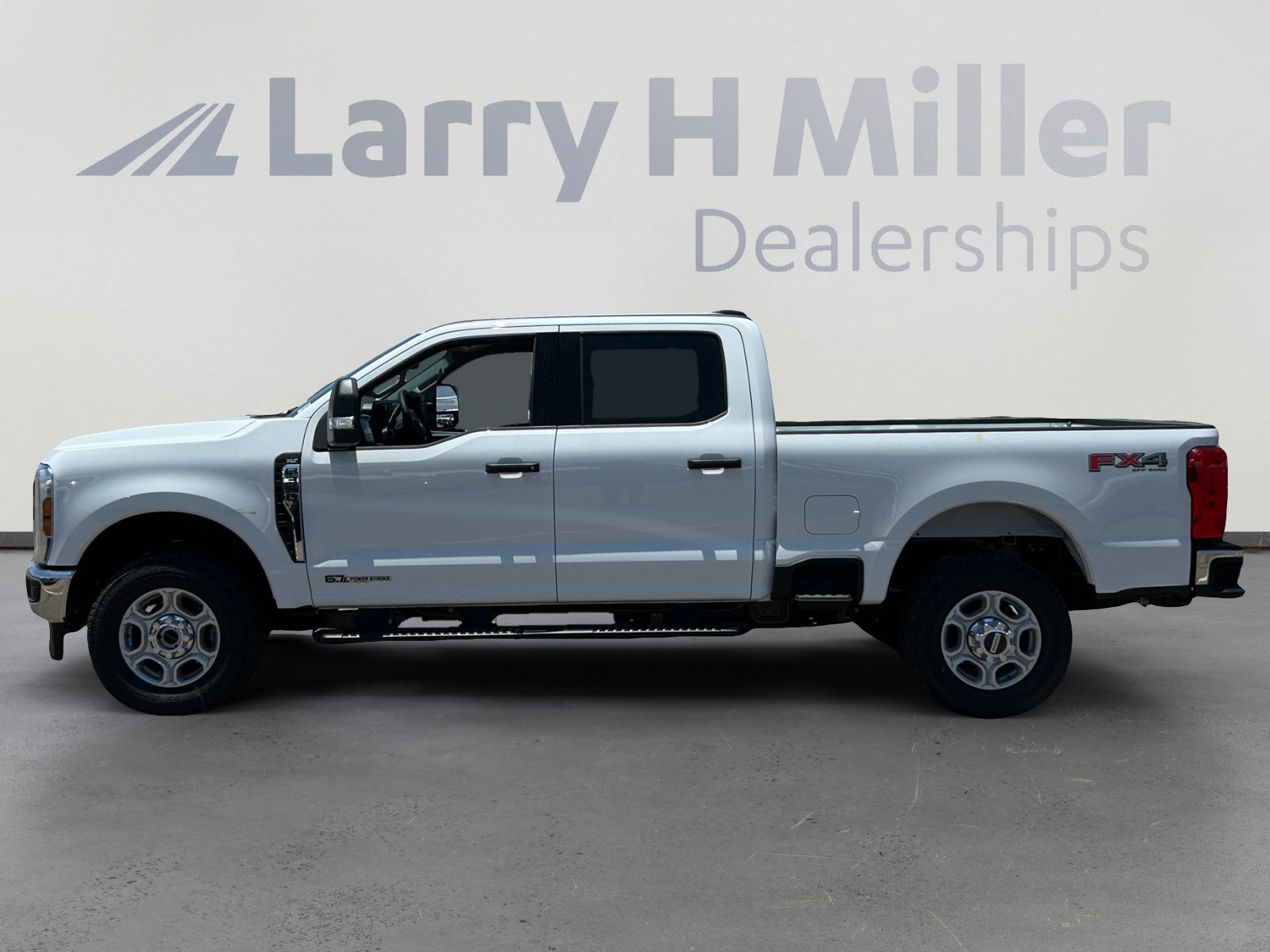 New 2026 Ford F350 XLT w/ FX4 Off-Road Package AWD/4WD image 2