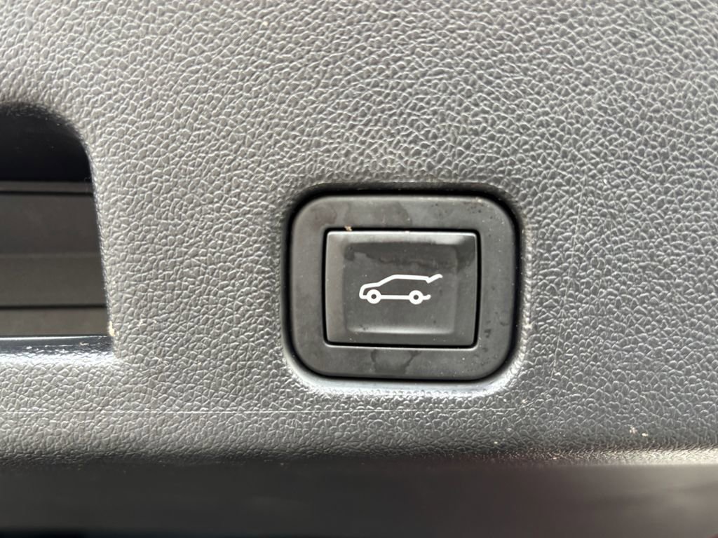 Used 2024 Chevrolet Traverse RS image 30