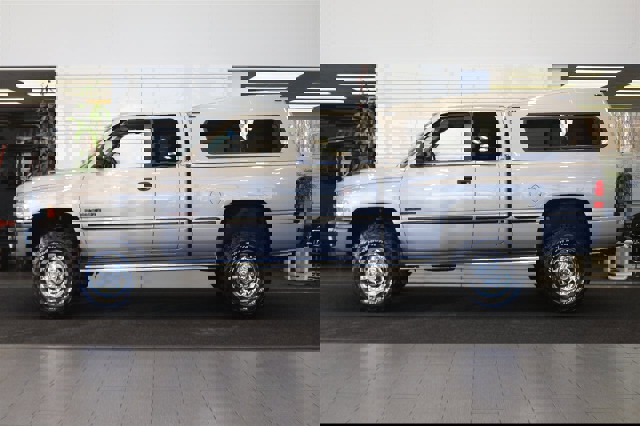Used 1998 Dodge Ram 2500 Truck 4x4 Quad Cab image 4