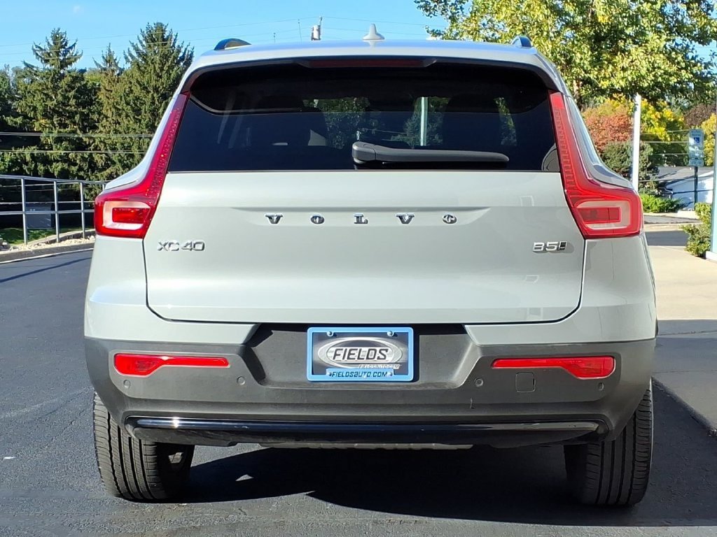 Certified 2024 Volvo XC40 B5 Plus AWD/4WD image 4