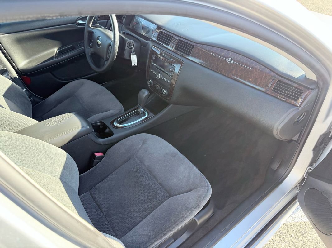 Used 2016 Chevrolet Impala LT image 11