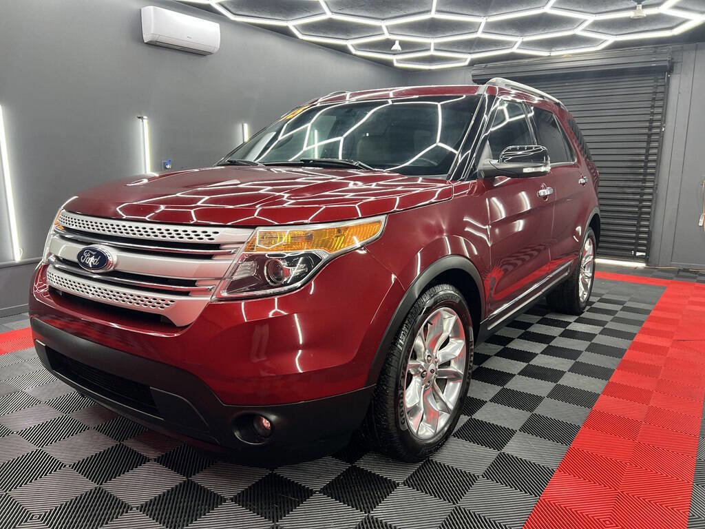 Used 2015 Ford Explorer XLT w/ Equipment Group 202A image 1
