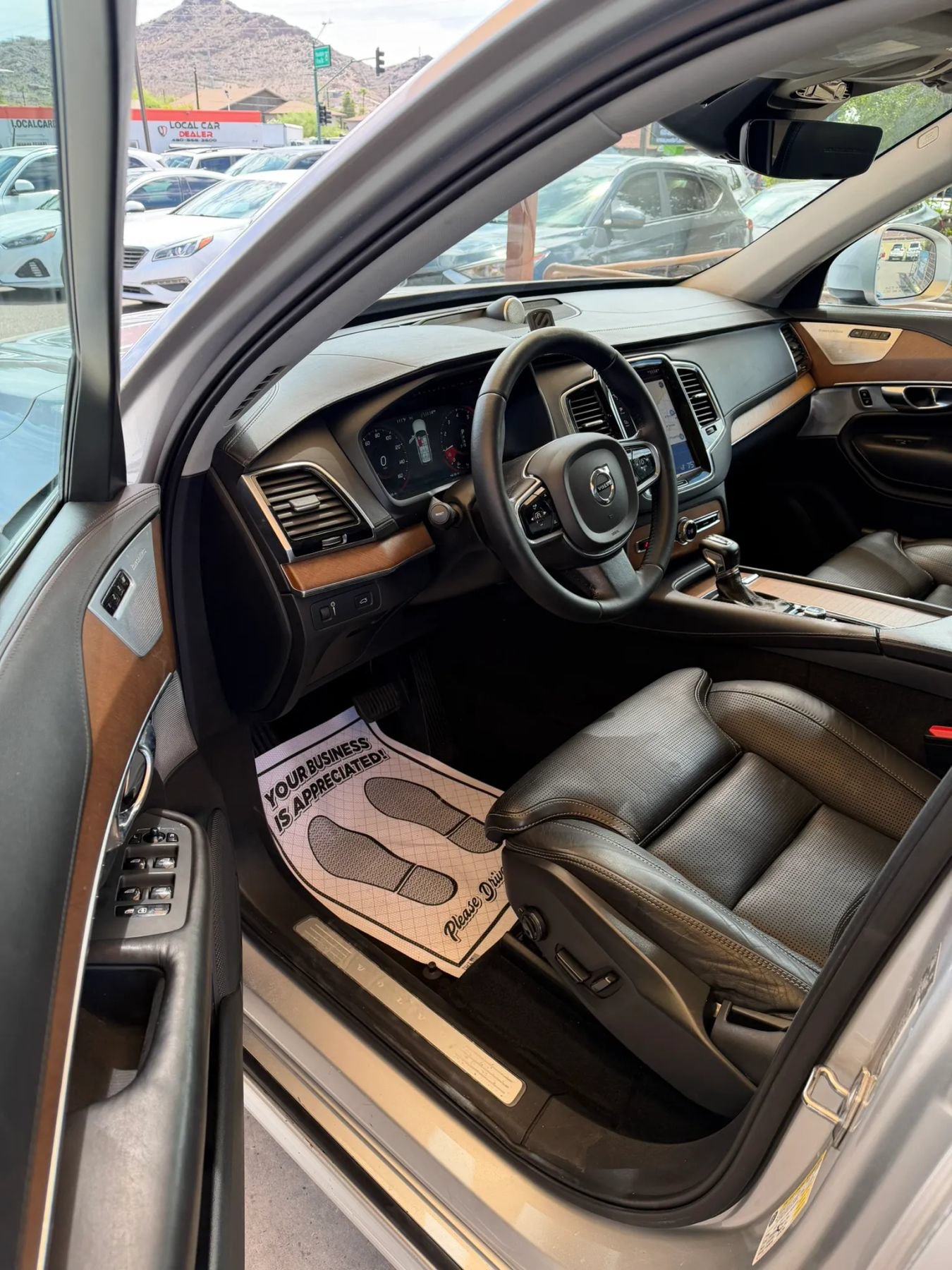 Used 2016 Volvo XC90 T6 Inscription w/ Vision Package AWD/4WD image 9
