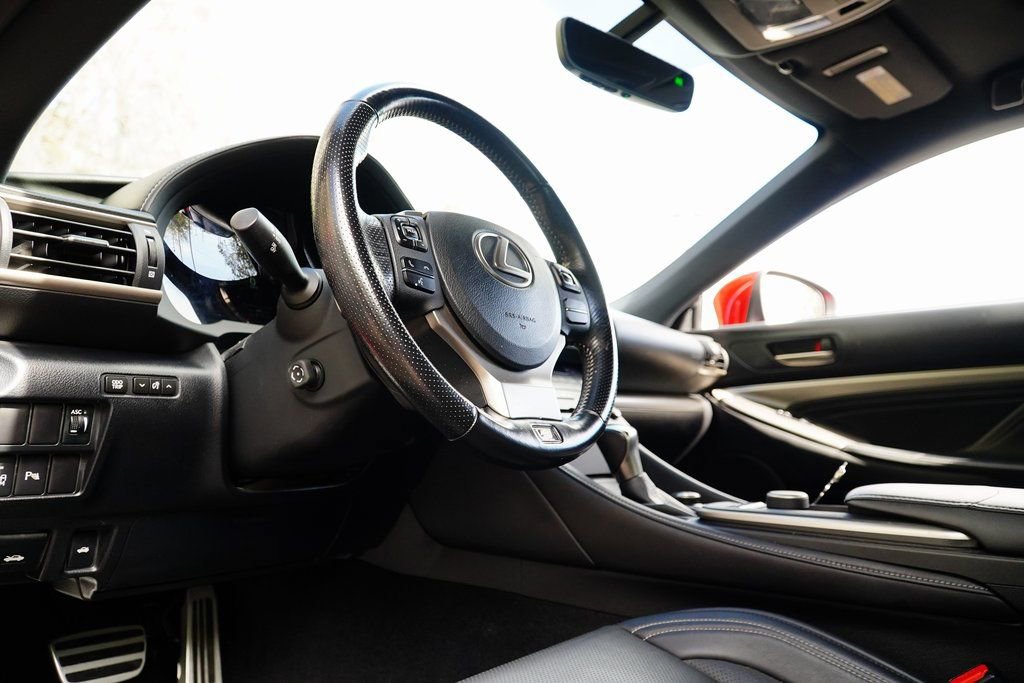Used 2017 Lexus RC 200t image 12