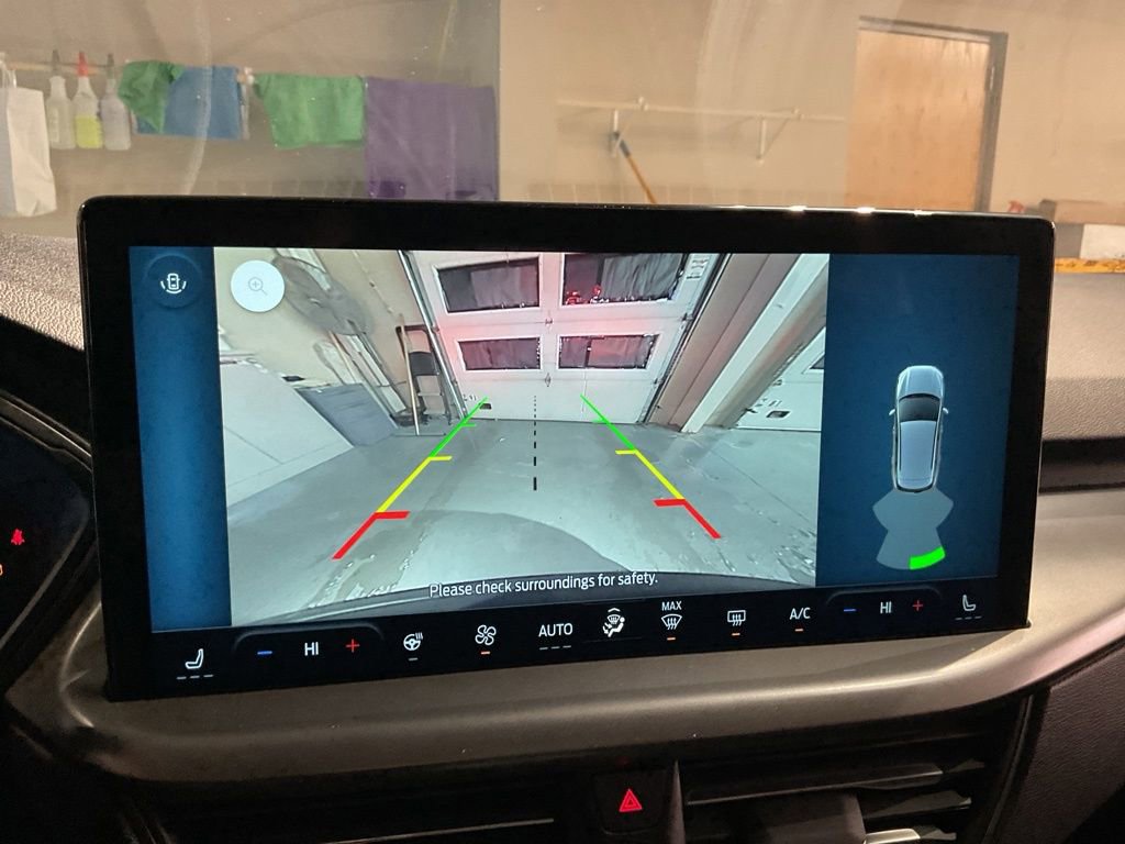 New 2026 Ford Escape SE w/ Class II Trailer Tow Package image 16