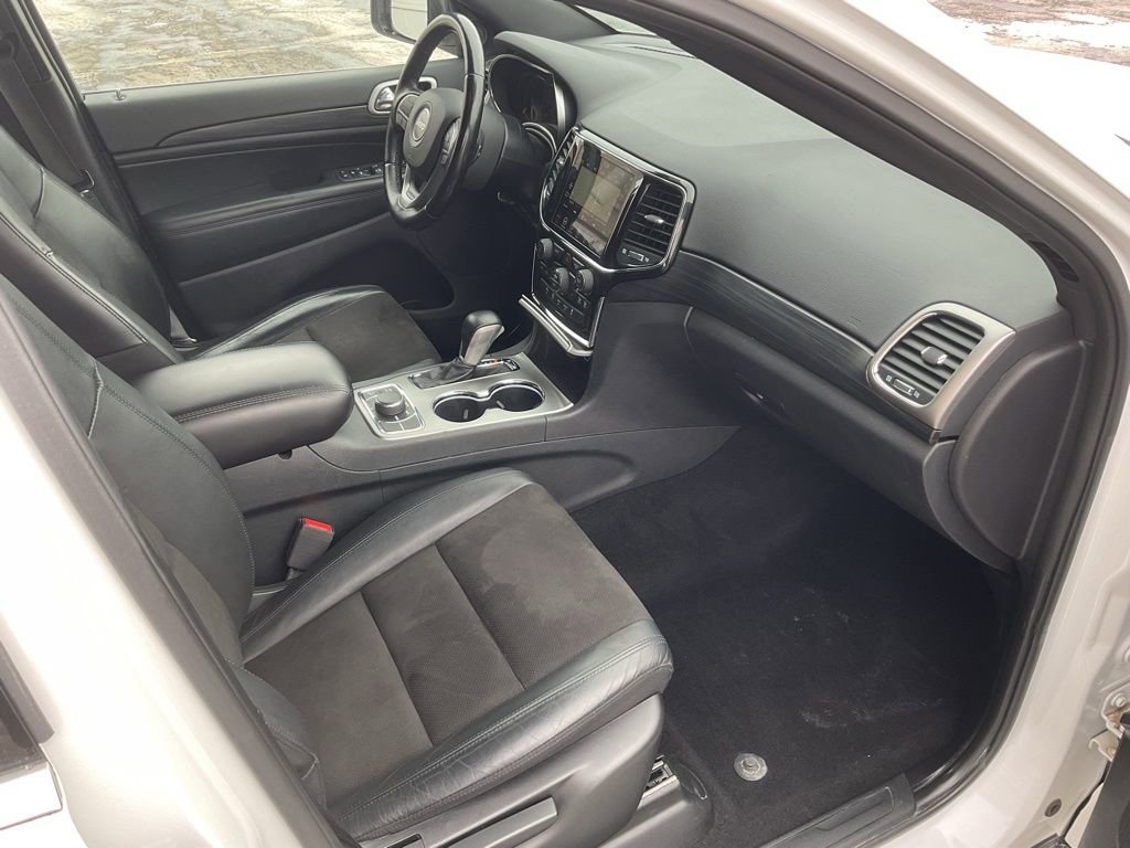 Used 2020 Jeep Grand Cherokee Laredo w/ Quick Order Package 2BN North image 18