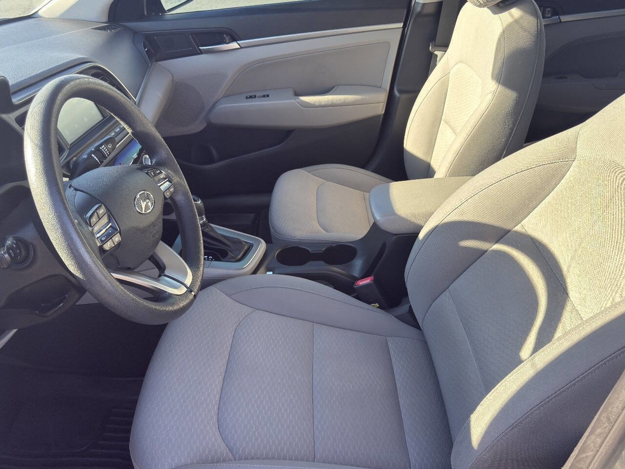 Used 2019 Hyundai Elantra SEL image 9