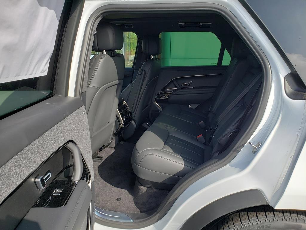 New 2025 Land Rover Range Rover Sport SE image 11