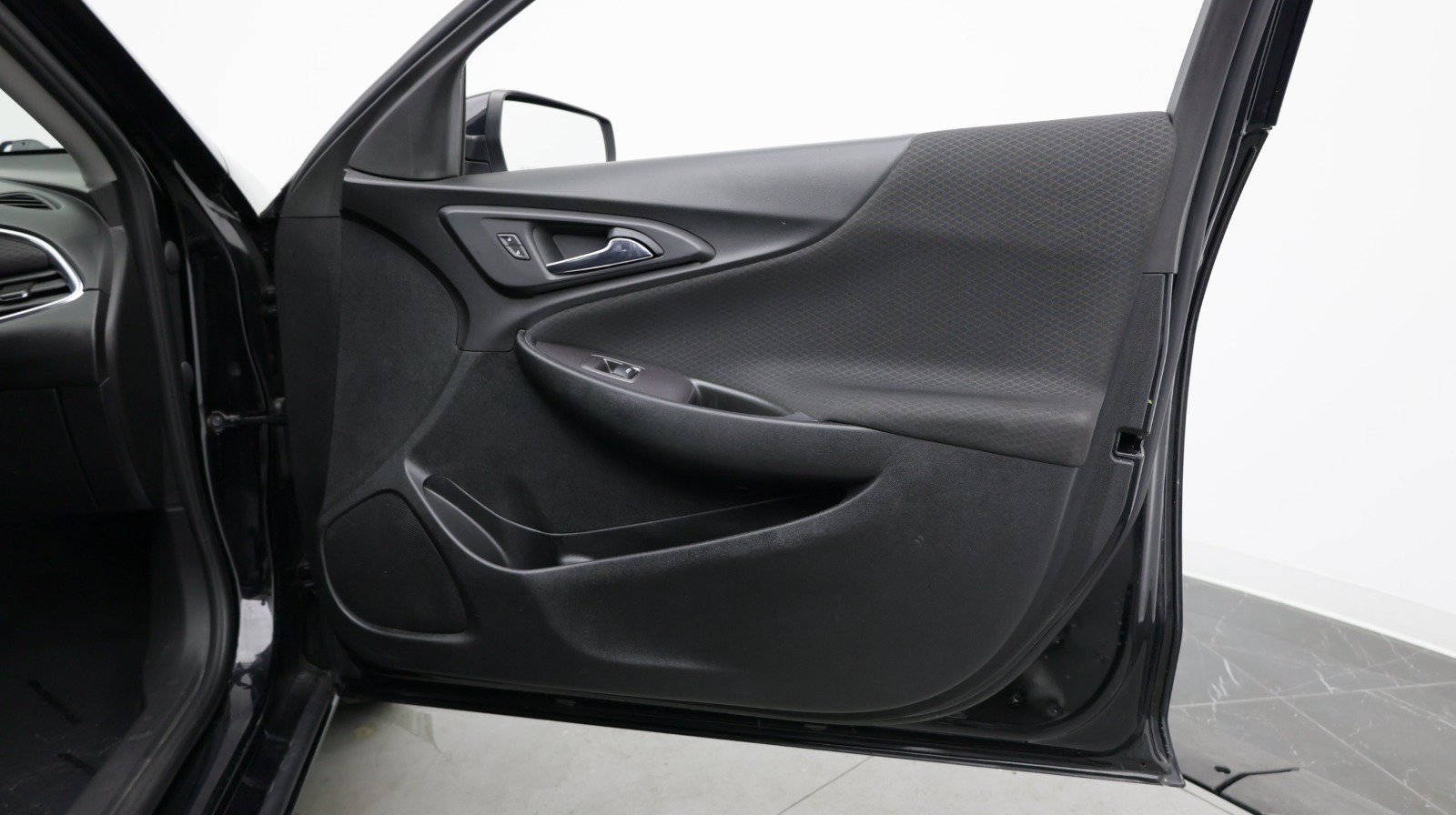 Used 2021 Chevrolet Malibu LT FWD image 33