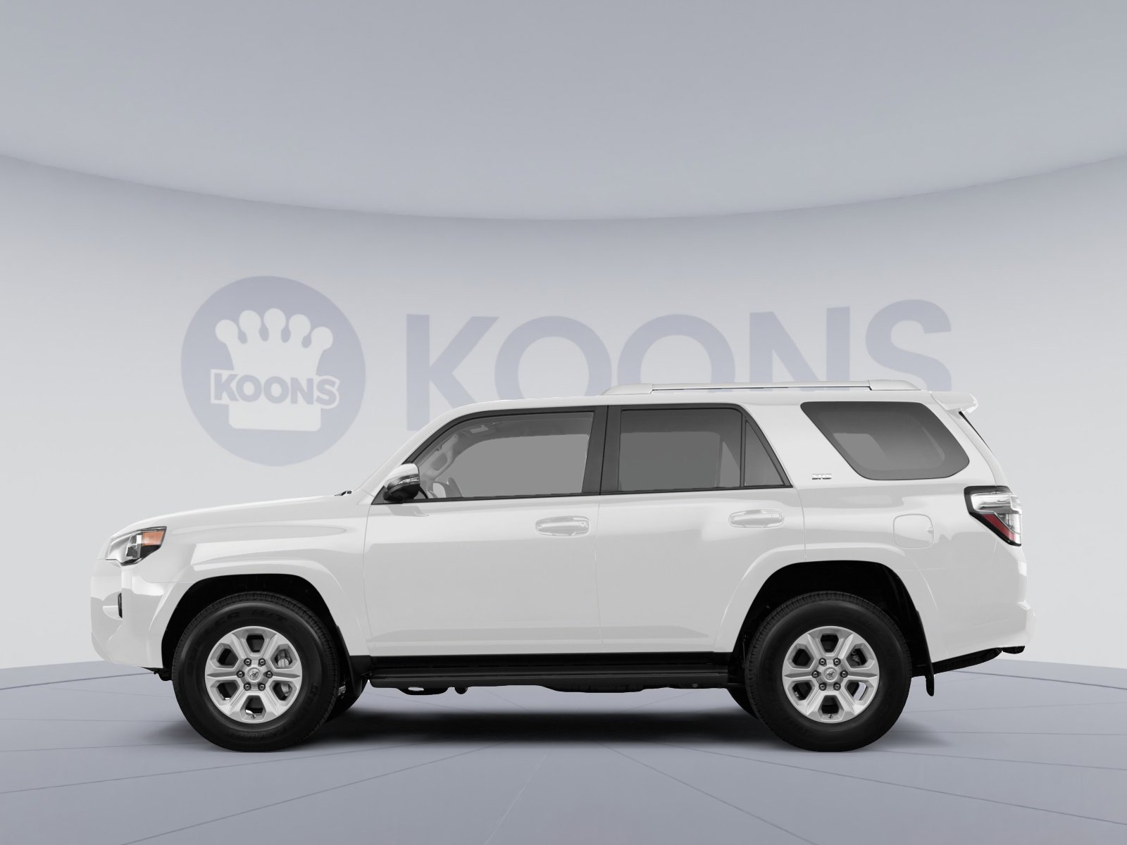 Used 2018 Toyota 4Runner SR5 image 2