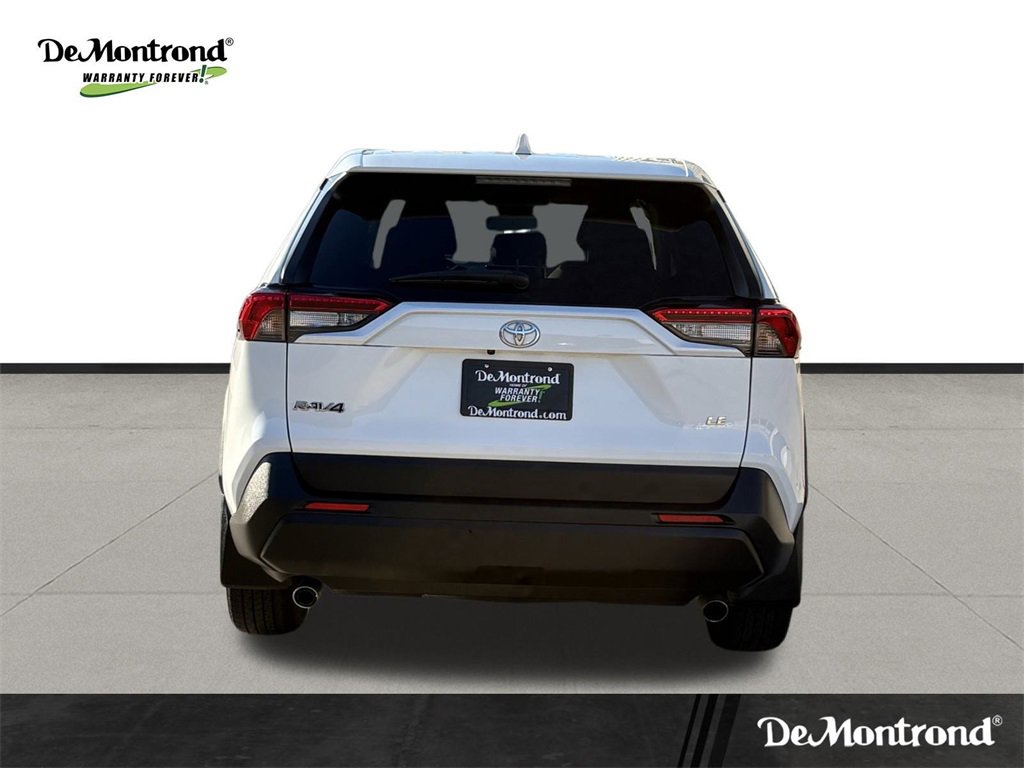 Used 2022 Toyota RAV4 LE image 6