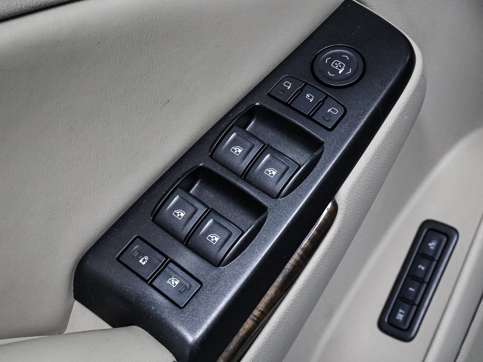 Used 2016 GMC Yukon XL Denali AWD/4WD image 21