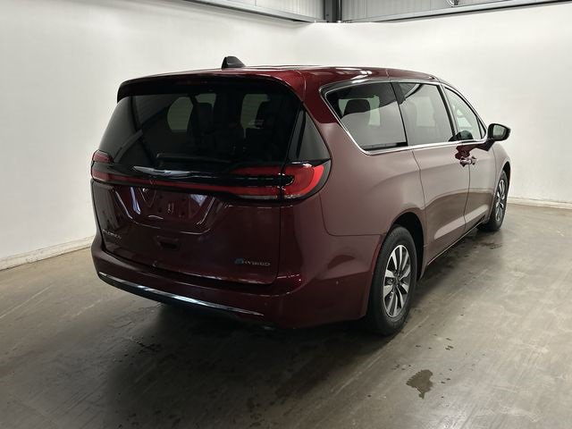 Used 2023 Chrysler Pacifica Touring-L image 35
