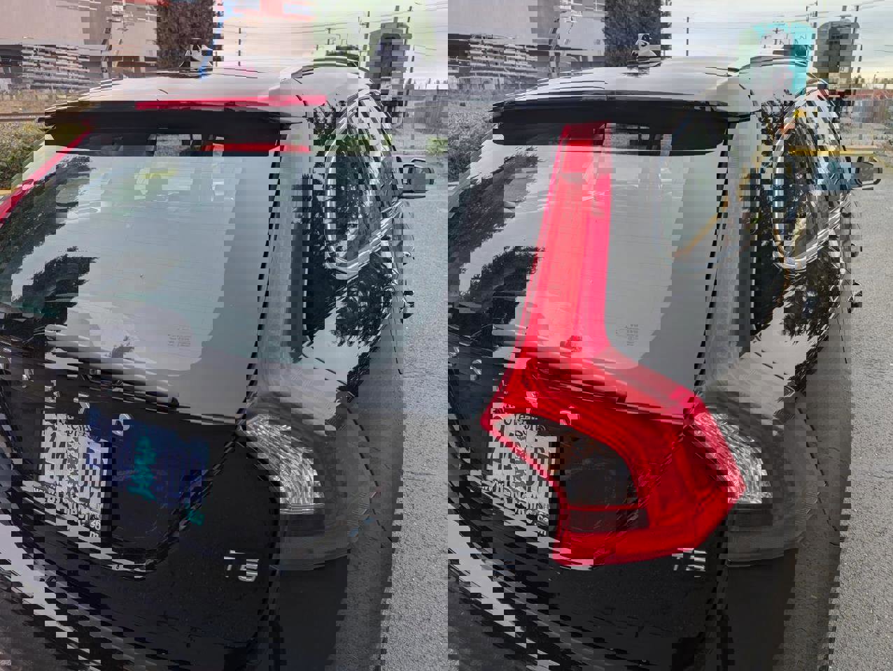 Used 2015 Volvo V60 T5 Platinum image 25